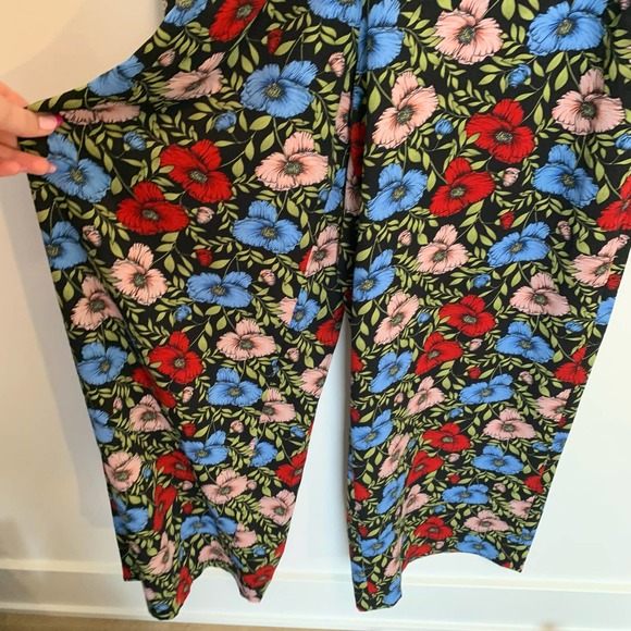 Chelsea28 Romper Short Sleeve Floral - Picture 2 of 15